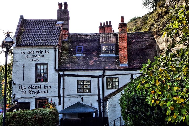 Nottingham Private Walking Tour with a Professional Guide