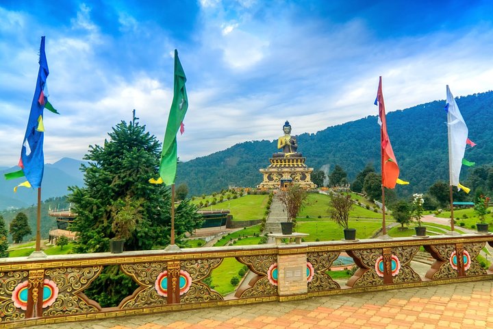 Highlights of Pelling with Budha Park (Guided Fullday Sightseeing Tour by Car)