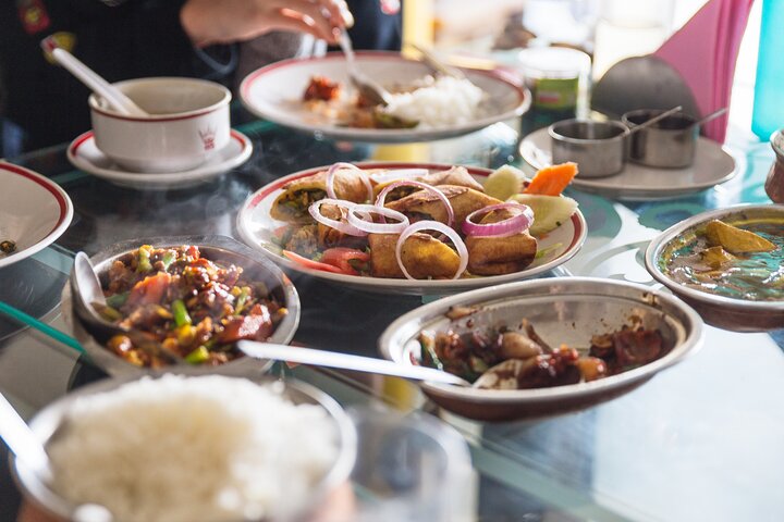 Pelling Food Crawl (2 Hours Guided Local Food Tasting Tour)
