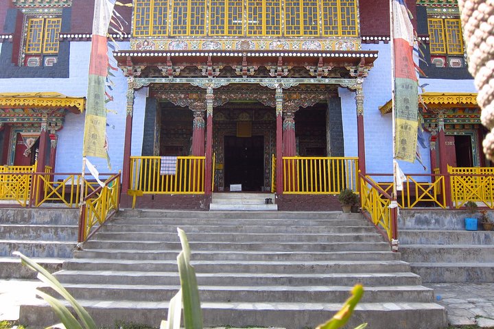 Highlights of Pelling with Budha Park (Guided Fullday Sightseeing Tour by Car)