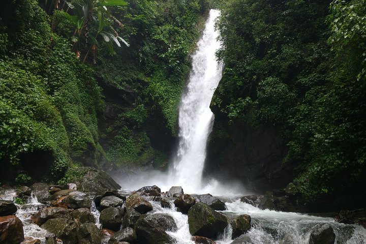 Day Trip to Yuksom (Guided Private Sightseeing Tour from Pelling)