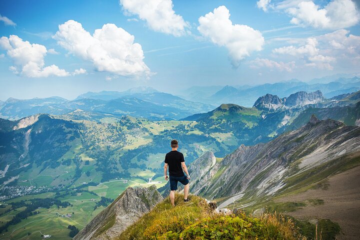 Daytrip to Swiss Villages: Interlaken Grindelwald & Lauterbrunnen