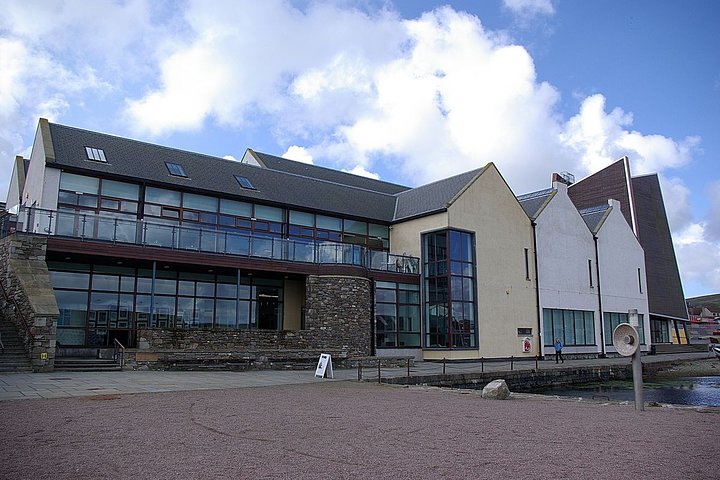 Full-Day Private City Tour in Lerwick