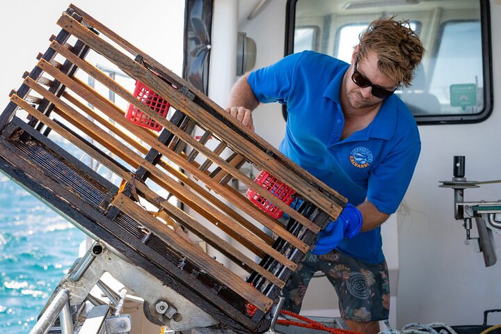 Kalbarri Rock lobster Pot Pull Tour in Kalbarri