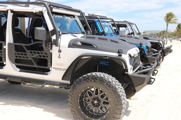 Pirate Jeep Sightseeing Adventure!