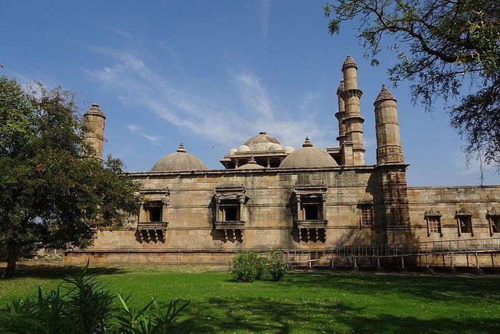02 Nights & 03 Days Vadodara and Champaner Tour