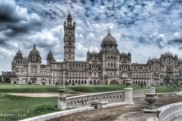 02 Nights & 03 Days Vadodara and Champaner Tour