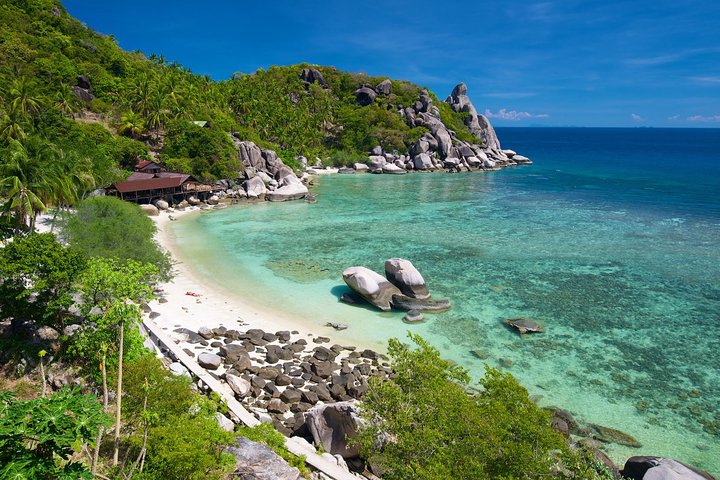 Premium Snorkel Tour to the Bays of Koh Tao onboard the Oxygen