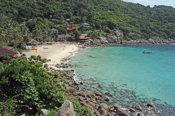Premium Snorkel Tour to the Bays of Koh Tao onboard the Oxygen