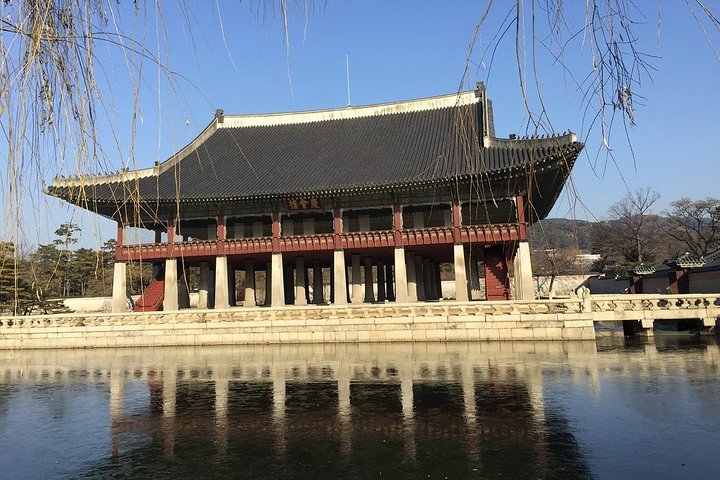 Small-Group Full-Day Royal Palace & Seoul City Tour (Pick-up)