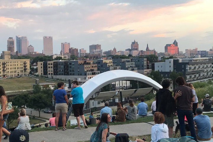 Discover Iconic Milwaukee Tour