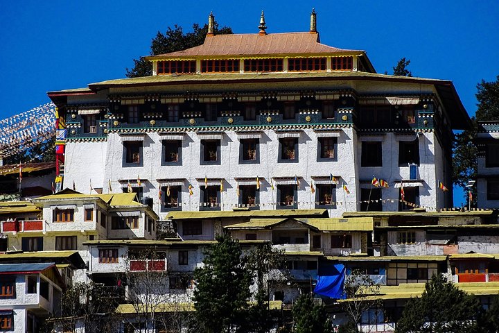 Touristic Highlights of Tawang (Guided Full Day City Sightseeing Tour by Car)