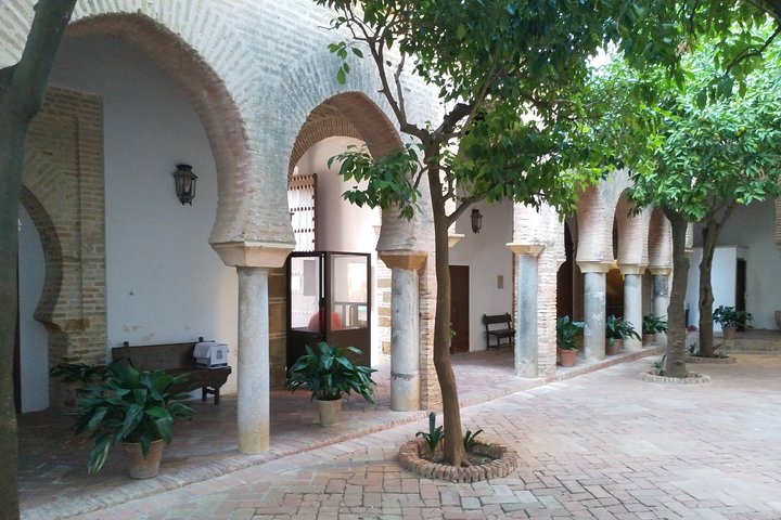 Private visit to Carmona and its main monuments
