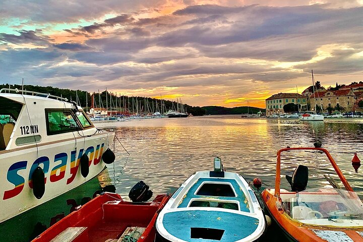Magical Blue Cave and Hvar Tour from Split and Brac