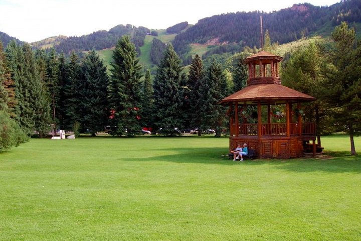 An Epic Scavenger Hunt: Aspen Get An “Altitude” Adjustment