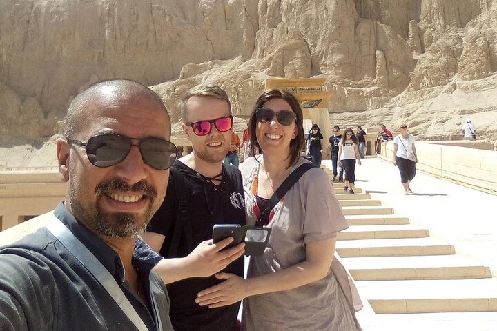 4Days Nile Cruise From Aswan To Luxor Abu Simbel and Air Balloon
