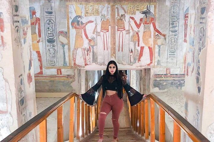 4Days Nile Cruise From Aswan To Luxor Abu Simbel and Air Balloon