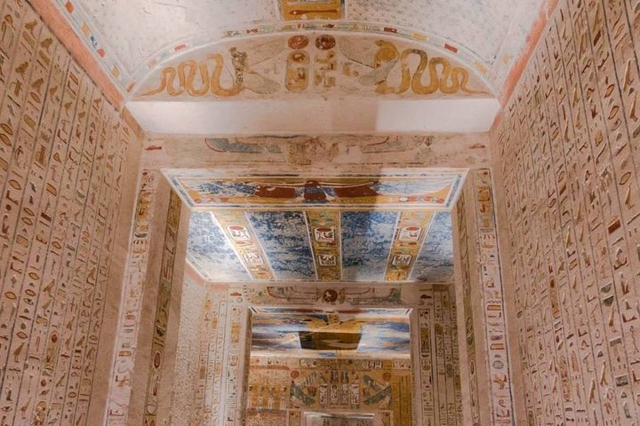 4Days Nile Cruise From Aswan To Luxor Abu Simbel and Air Balloon