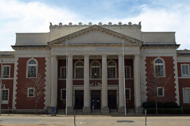 Astonishing Montgomery Scavenger Hunt: History & Heroes