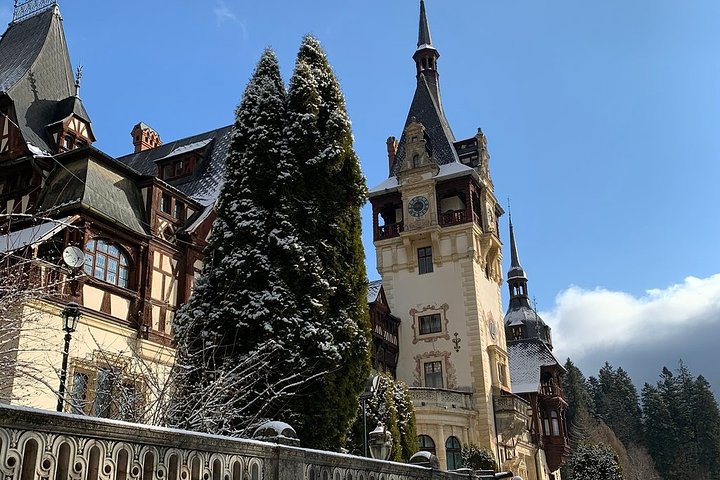 Bucharest to Dracula Castle, Peles Castle and Brasov Guided Tour