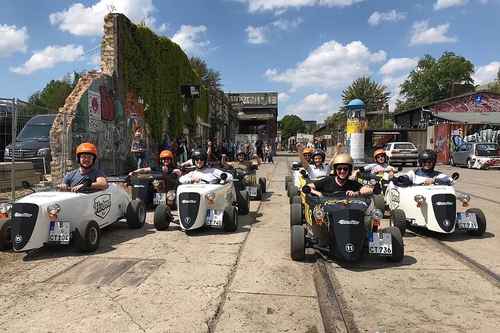 Berlin City Tour in a Mini Hotrod