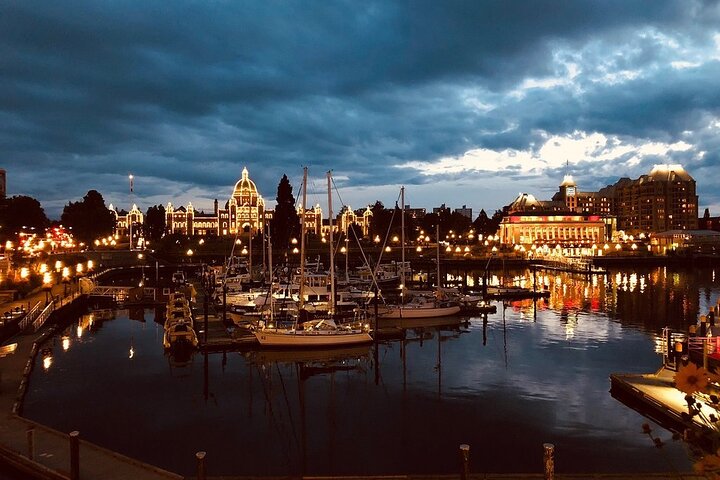 Ghostly Walking Tour in Victoria