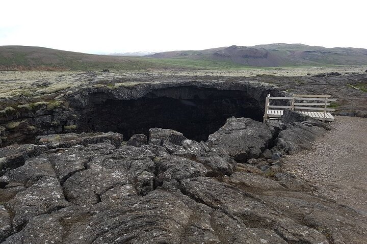 The Cave Explorer