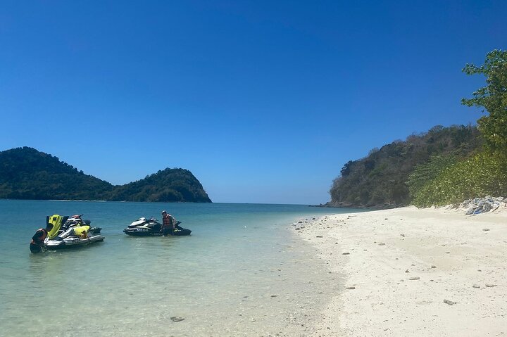 Langkawi : Premium Jet Ski Tour Including Dayang Bunting Island