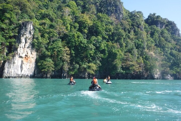 Langkawi : Premium Jet Ski Tour Including Dayang Bunting Island