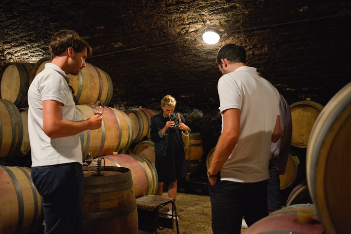 Private day tour in Burgundy : Côte de Beaune & Côte de Nuits