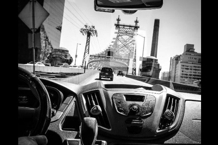 JFK to Manhattan: One Way Shared Arrival Transfer