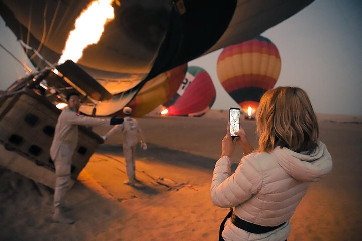 Hot Air Balloon Ride With Gourmet Breakfast and Falcon Show
