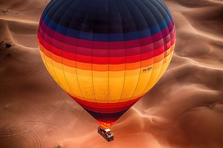 Hot Air Balloon Ride With Gourmet Breakfast and Falcon Show