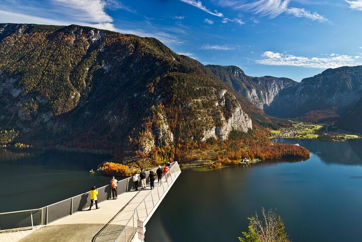 Private one way transfer from Hallstatt to Prague