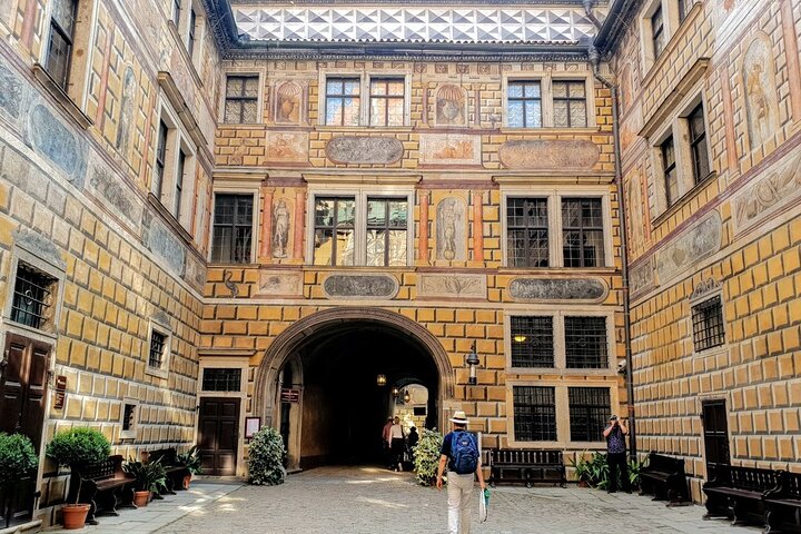 Private Return Day Trip from Linz to Cesky Krumlov with Guided Tour