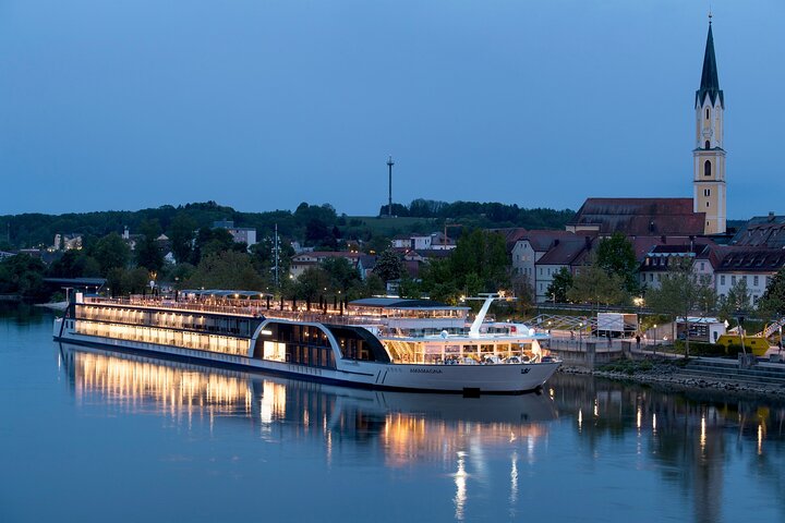Private Return Day Trip from Linz to Cesky Krumlov with Guided Tour