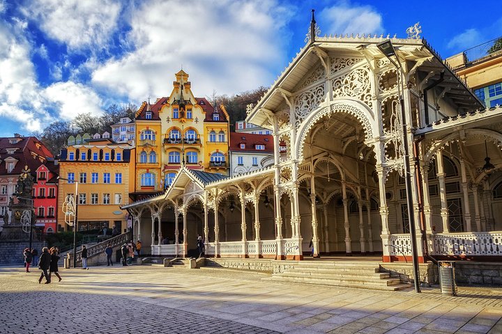 Private one way transfer from Karlovy Vary to Český Krumlov