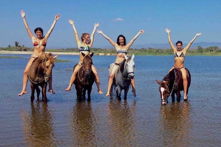 Beach Horseback Riding Adventure in Copalita, Huatulco