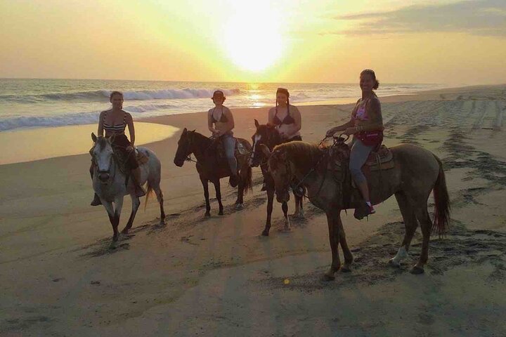 Beach Horseback Riding Adventure in Copalita, Huatulco