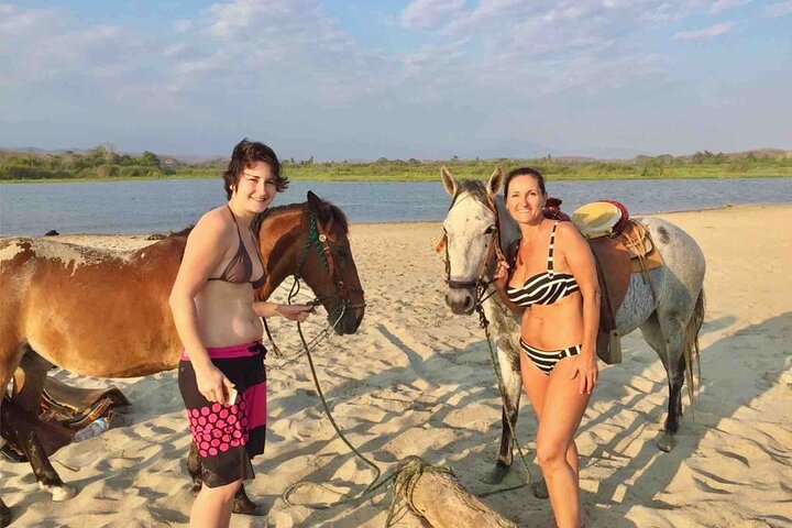Beach Horseback Riding Adventure in Copalita, Huatulco