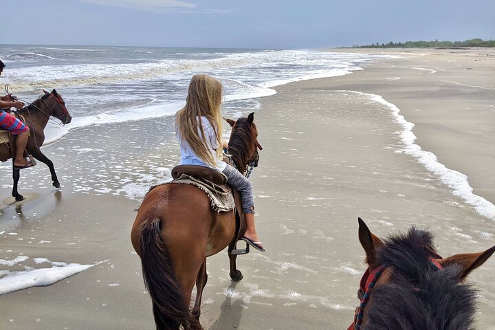Beach Horseback Riding Adventure in Copalita, Huatulco