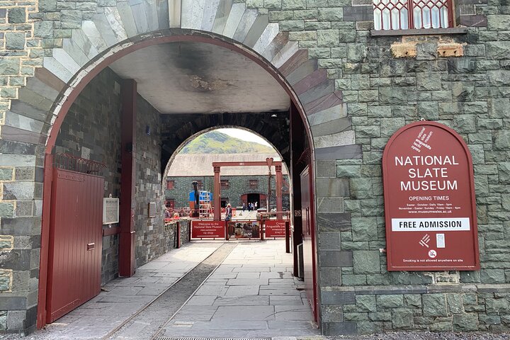 Private Luxury North Wales Tour –Snowdonia & Conwy (Door-to-Door)