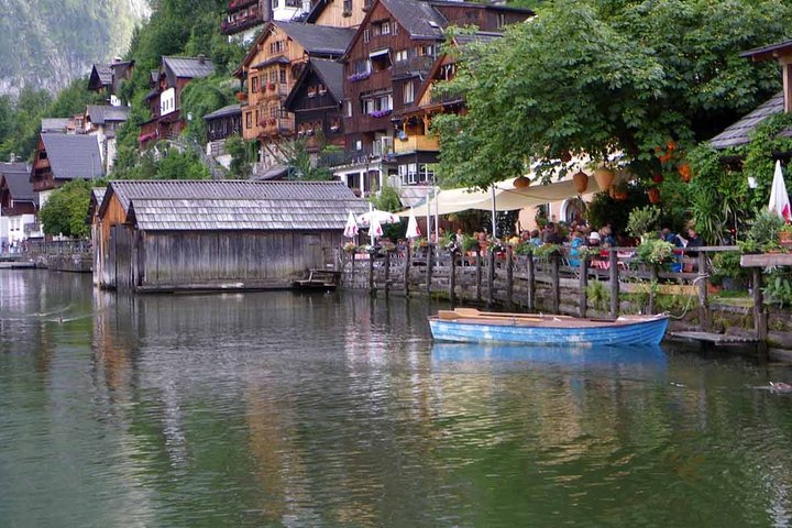 Private One-Way Sightseeing Transfer from Hallstatt to Prague via Cesky Krumlov