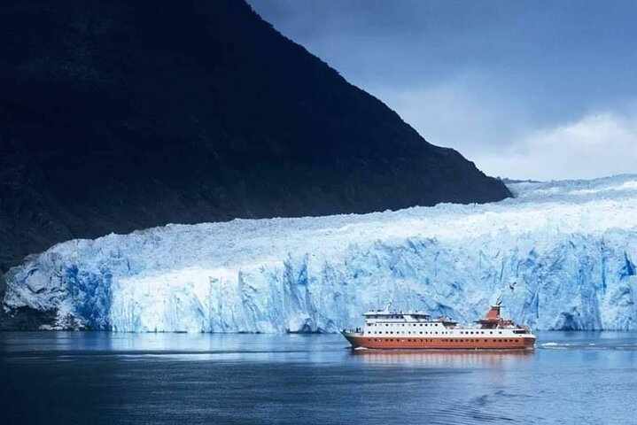 Full Day Torres del Paine Tour from Puerto Natales with Pickup