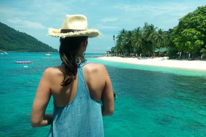 Perhentian Island Free & Easy with Snorkeling Trips 3D2N
