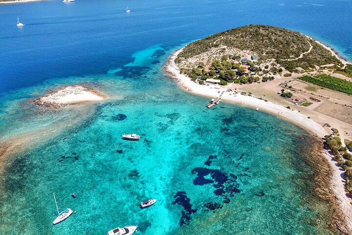 Blue Cave and Hvar Boat Tour: Small-Group from Split or Brac