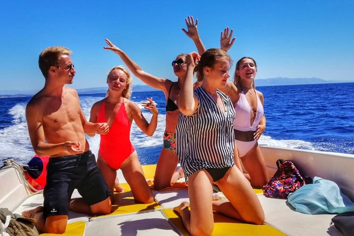 Blue Cave and Hvar Boat Tour: Small-Group from Split or Brac