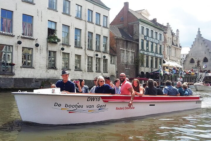 40-Minute Guided boat trip in medieval Ghent