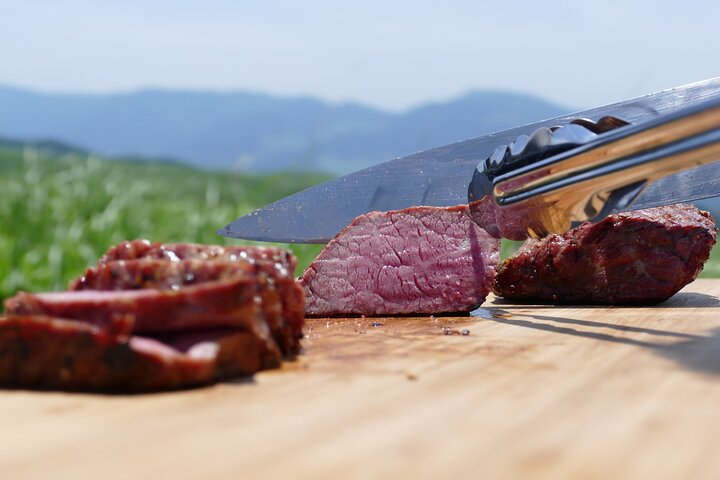 "Aka beef barbecue" to enjoy in the superb view of Aso