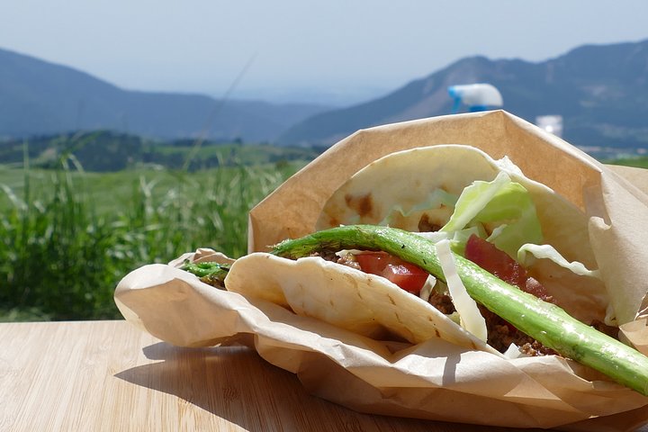 "Aka beef barbecue" to enjoy in the superb view of Aso